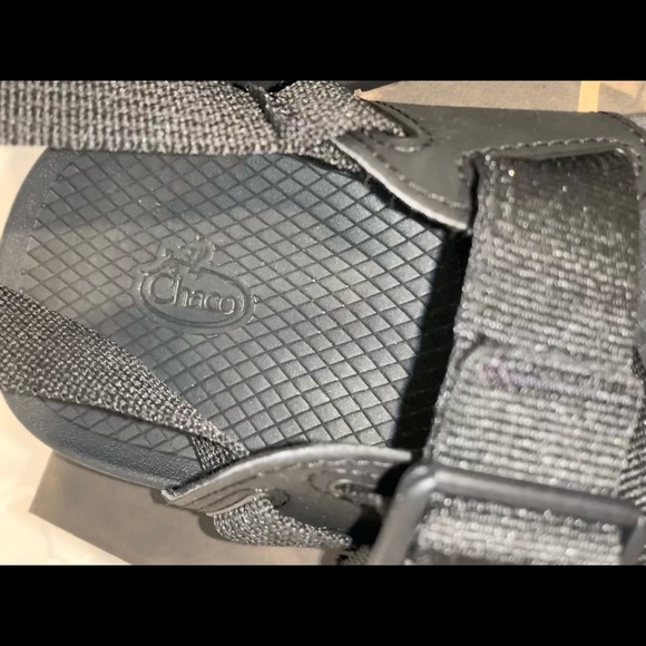 New MEN’S CHACO black SANDALS size 8